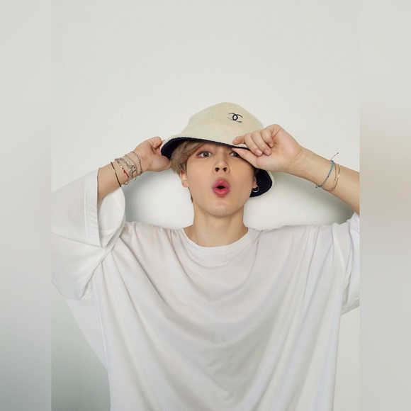 Auth Chanel CC Logo Terry Cloth Beige Bucket Hat Sz.M - Picture 8 of 8